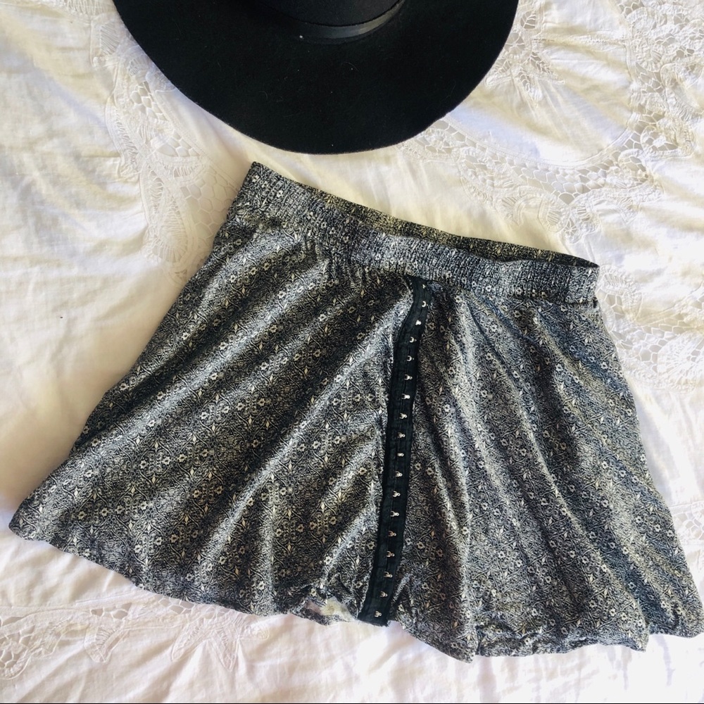 Black Mini Skirt with Clasp Detail in the middle - SIZE M/L